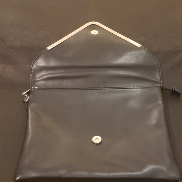 Snake skin black and silver hand bad - Picture 2 of 4